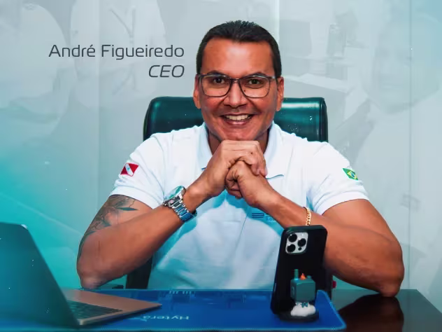 Equipe técnica da Scarf Solutions durante instalação de equipamentos